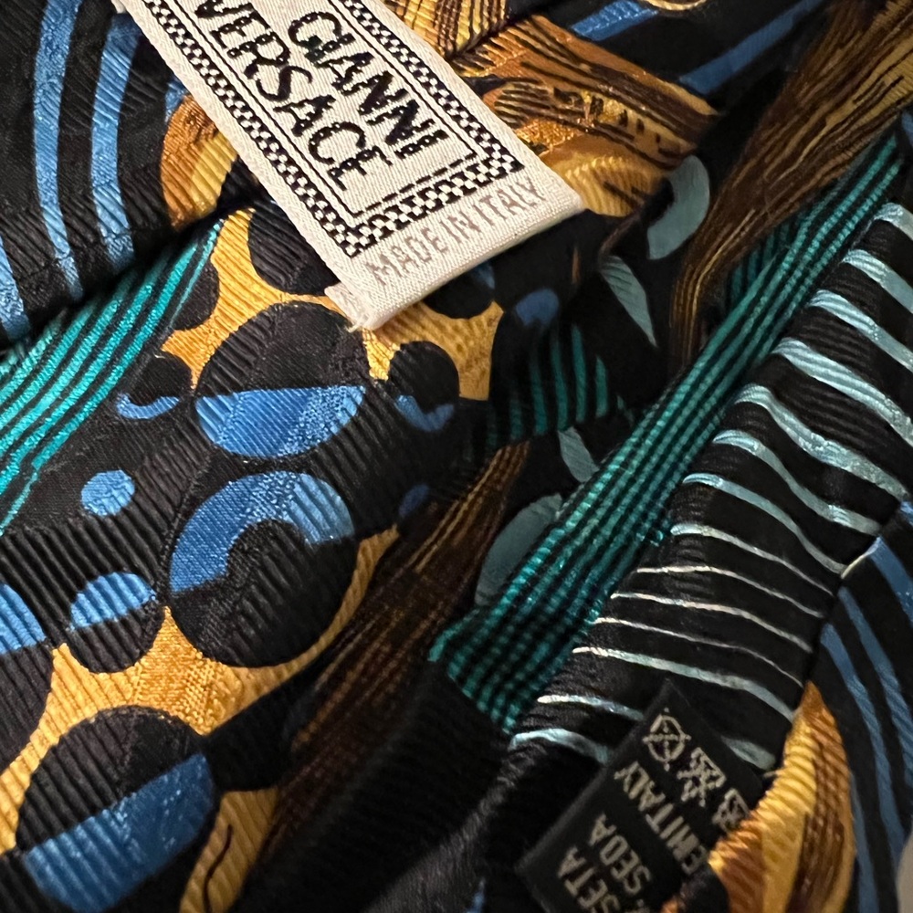 Gianni Versace mens necktie🌹❤️ - Picture 3 of 5